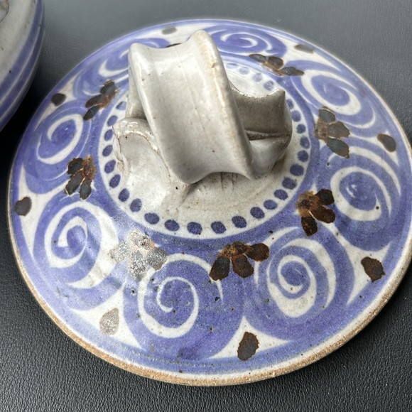 Vintage Art Studio Pottery Signed Glazed Bowl Dish w/Lid Twisted Handles Signed - Picture 5 of 12
